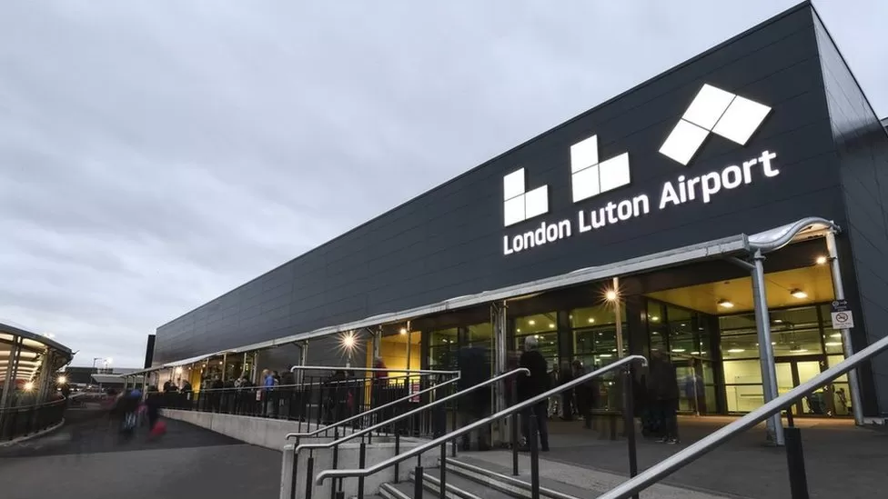 luton airport in london