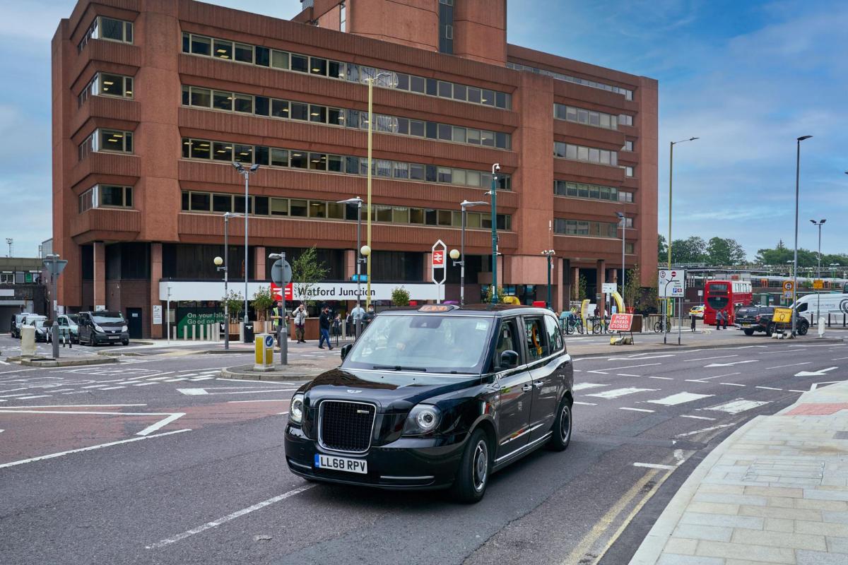 Watford Taxi Services with British Car Transfer