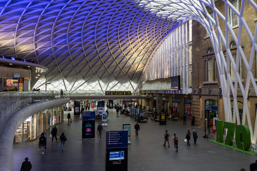 british car transfer service from King's Cross London Station to selfridges oxford street.