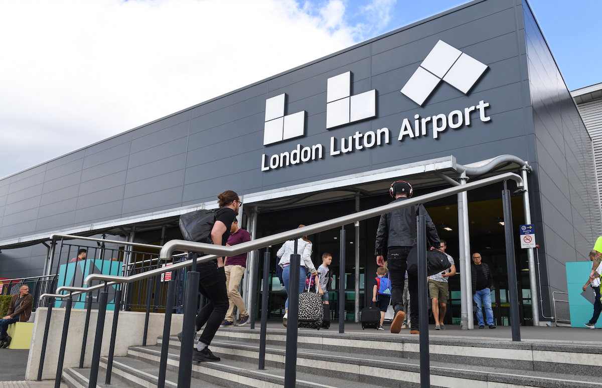 london taxi heathrow from Luton with british car transfer