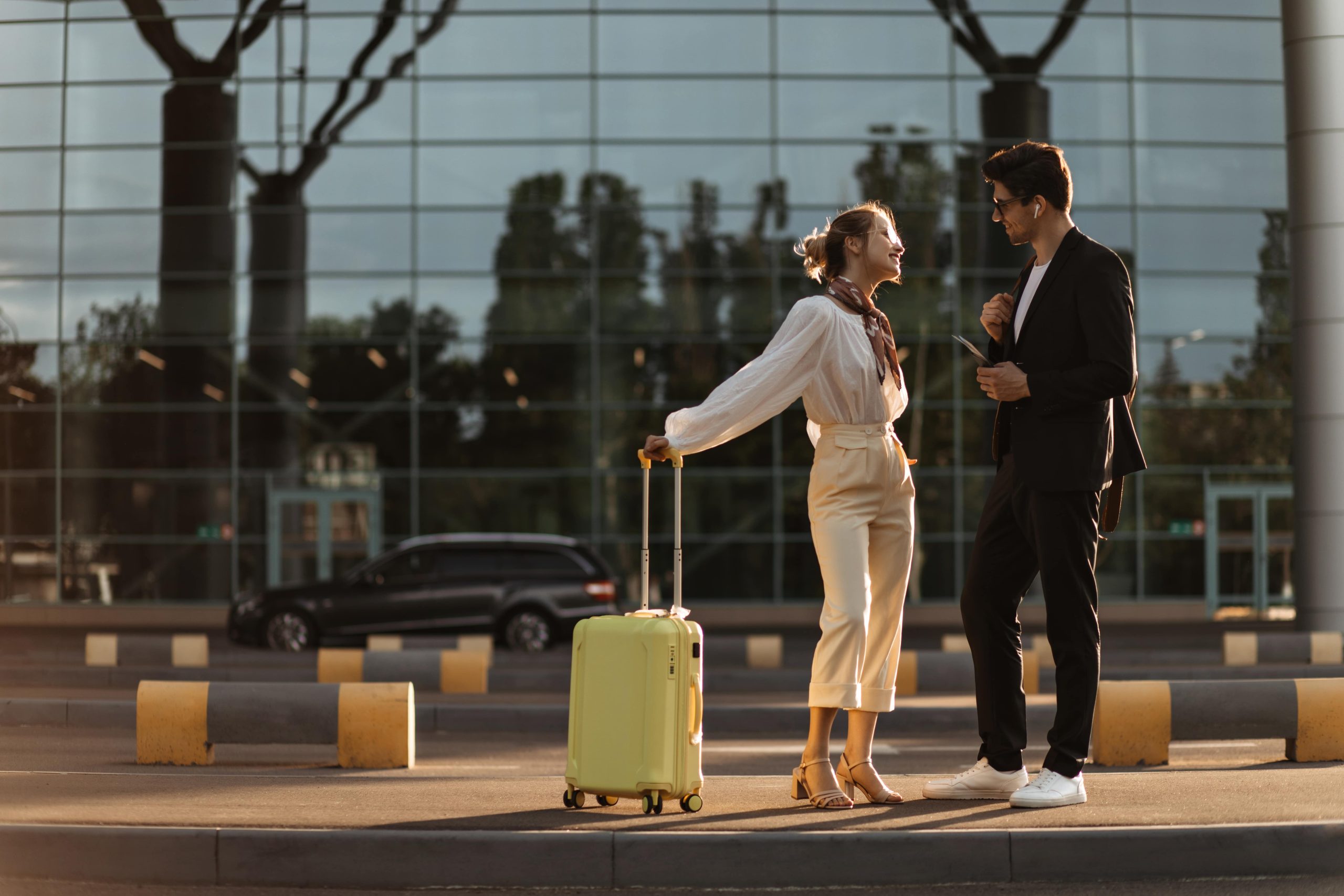 couple on gatwick airport looking for Taxi from Gatwick to Sevenoaks