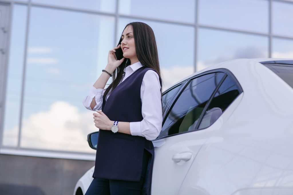 Women calling A taxi from Gatwick to Hastings